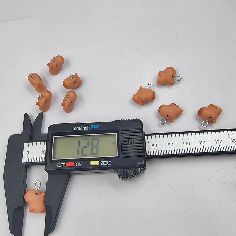 จี้คาปิบาร่าน่ารักขนาดเล็ก 10  - Resin Art Calligraphy บทวิจารณ์และราคา